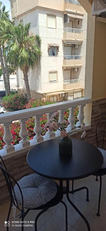Torrevieja 2 Bedroom Holiday Apartment Екстериор снимка