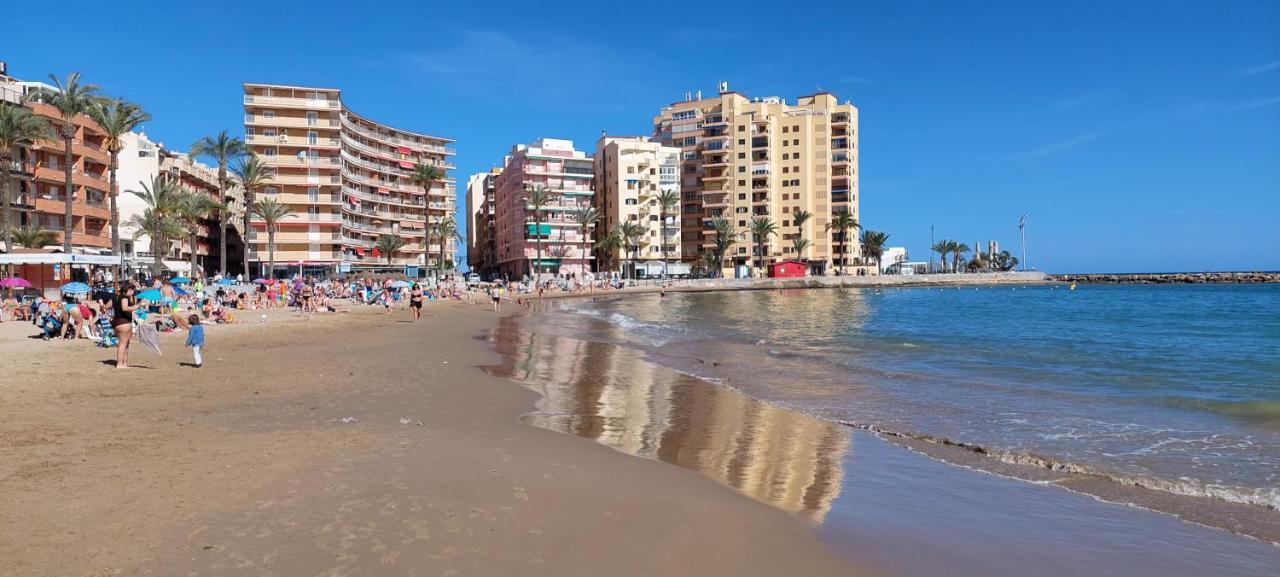 Torrevieja 2 Bedroom Holiday Apartment Екстериор снимка